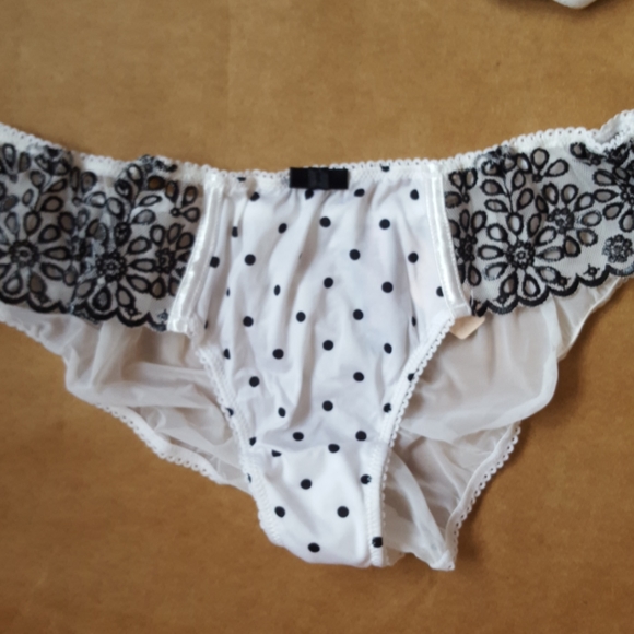 Victoria's secret gorgeous push up 34C large - Picture 7 of 9